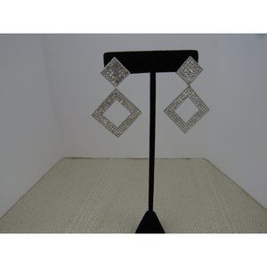 NWOT RHINESTONE  DIAMOND  SHAPE DROP EARRINGS